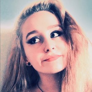 Meet your Posher, Jillian